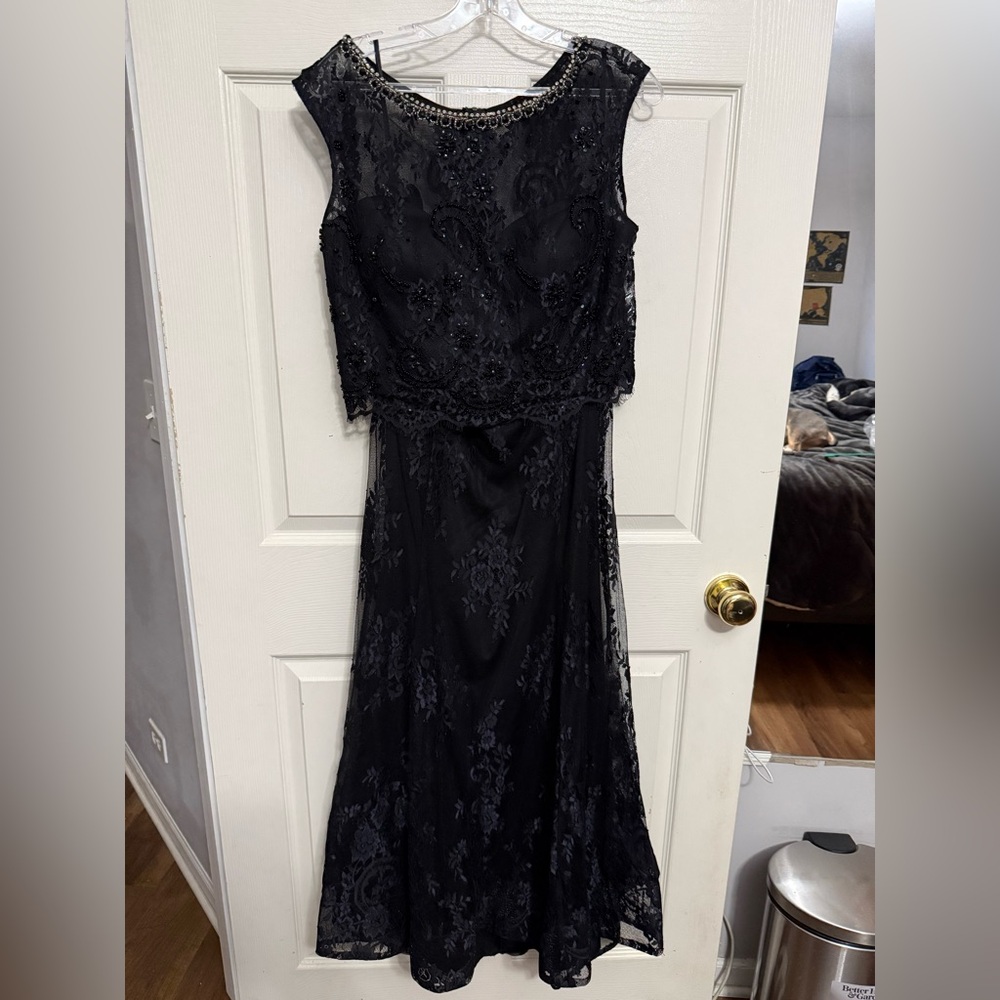2-Piece Elegant Black Lace Prom Dress
